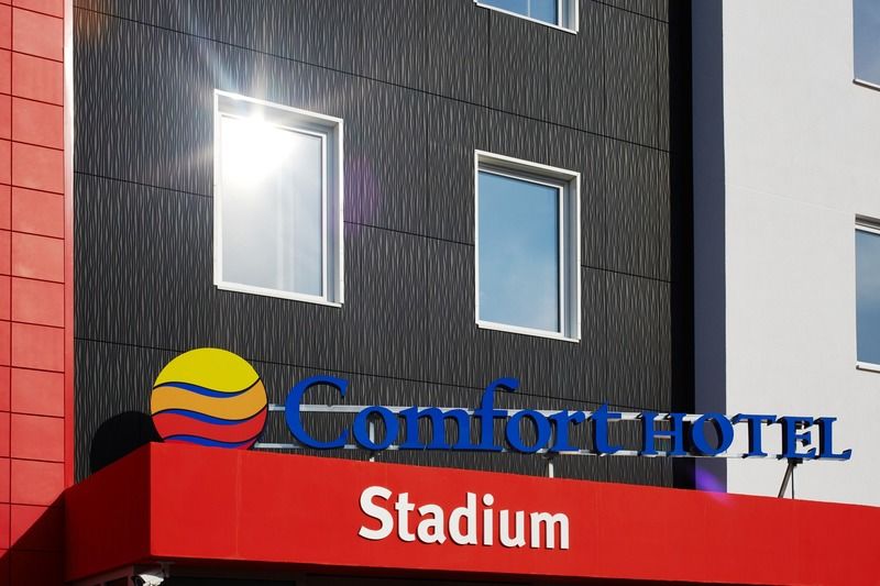 Kyriad Lyon Est Stadium Eurexpo Meyzieu Exteriör bild