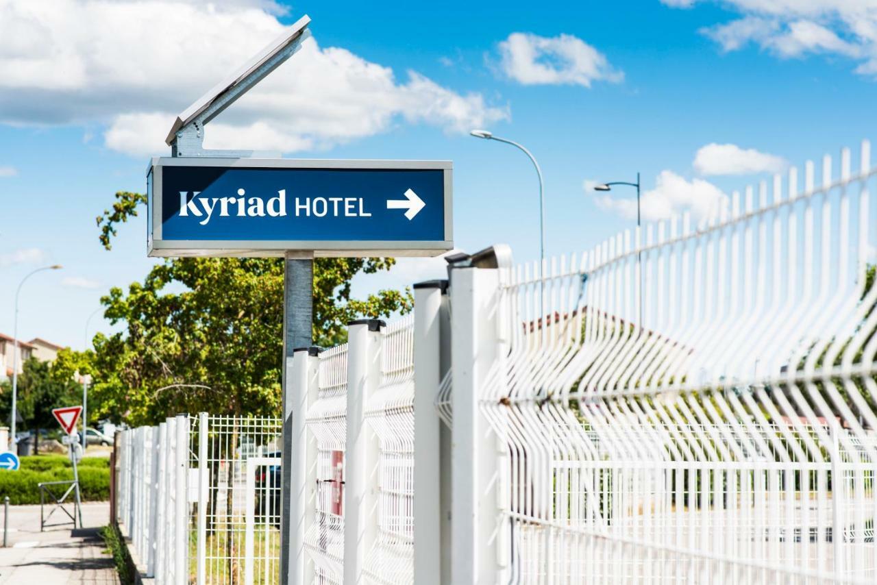 Kyriad Lyon Est Stadium Eurexpo Meyzieu Exteriör bild